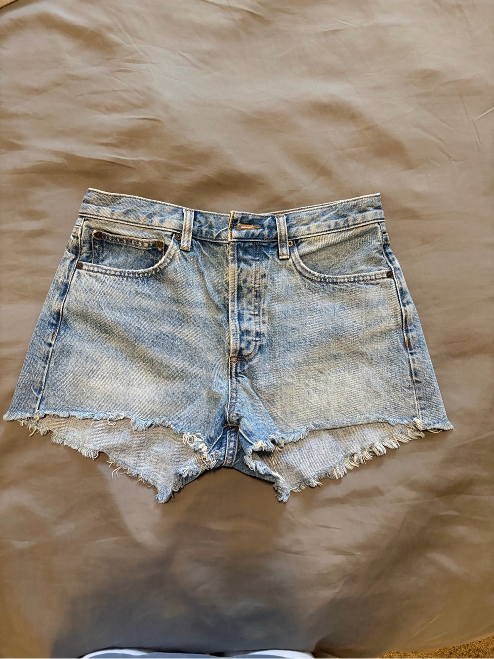 Denim forum/ ARITZIA high-Rise Light Blue Denim Shorts with Frayed Hem